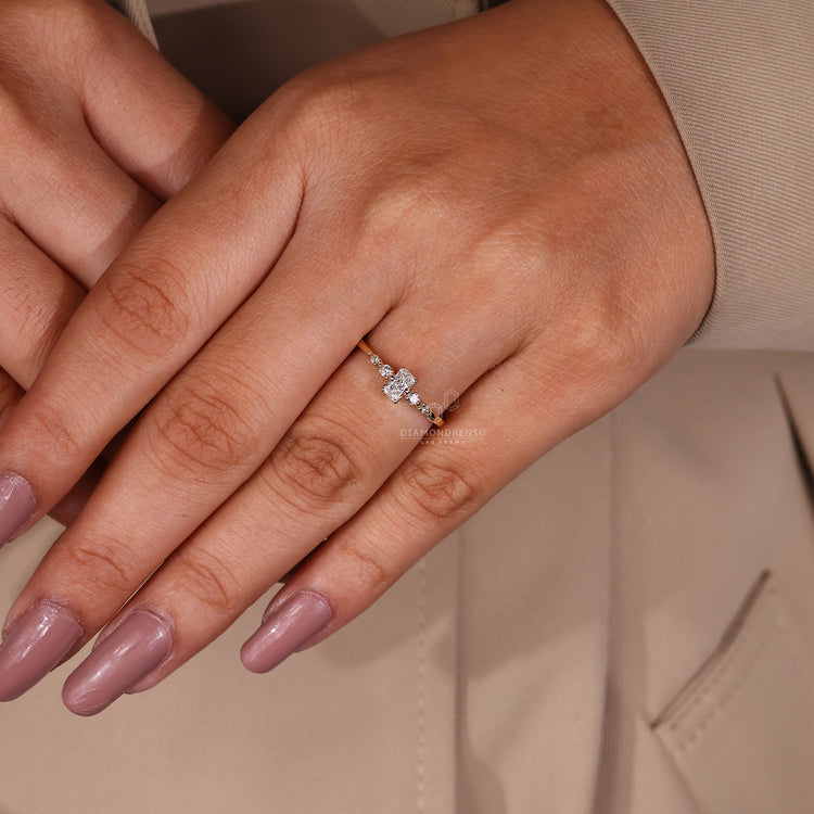 Diamondrensu UK ring in 6 prong setting.