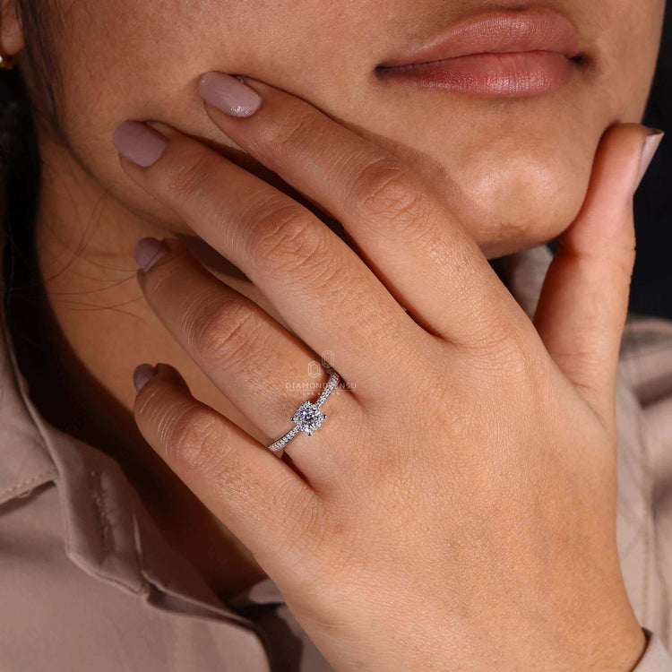 Gold ring round diamond with a pave set ring, offering a blend of modern and traditional craftsmanship.