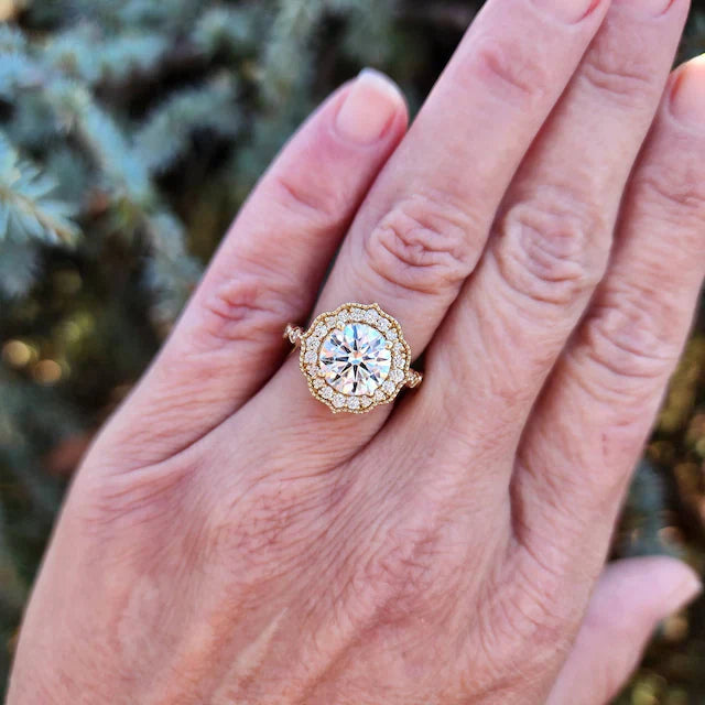 Round Diamond Vintage Ring
