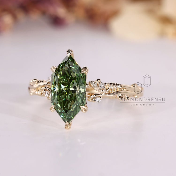 Dutch marquise ring with art deco and round diamonds.