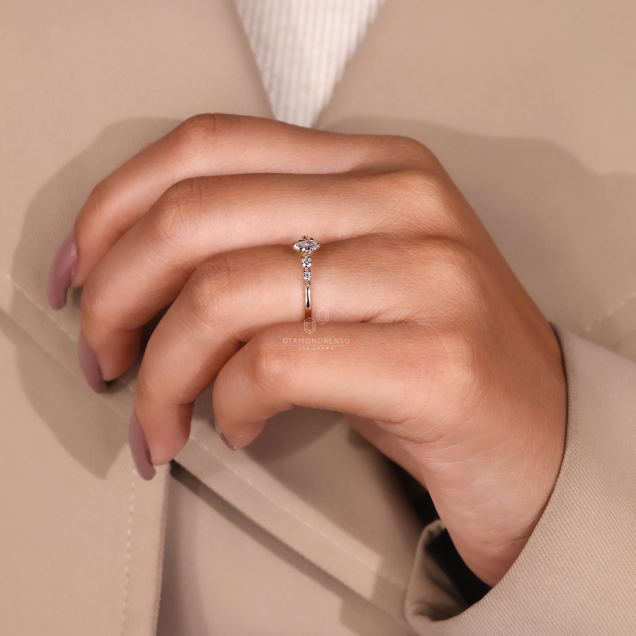 Diamondrensu UK pear shaped five stone engagement ring