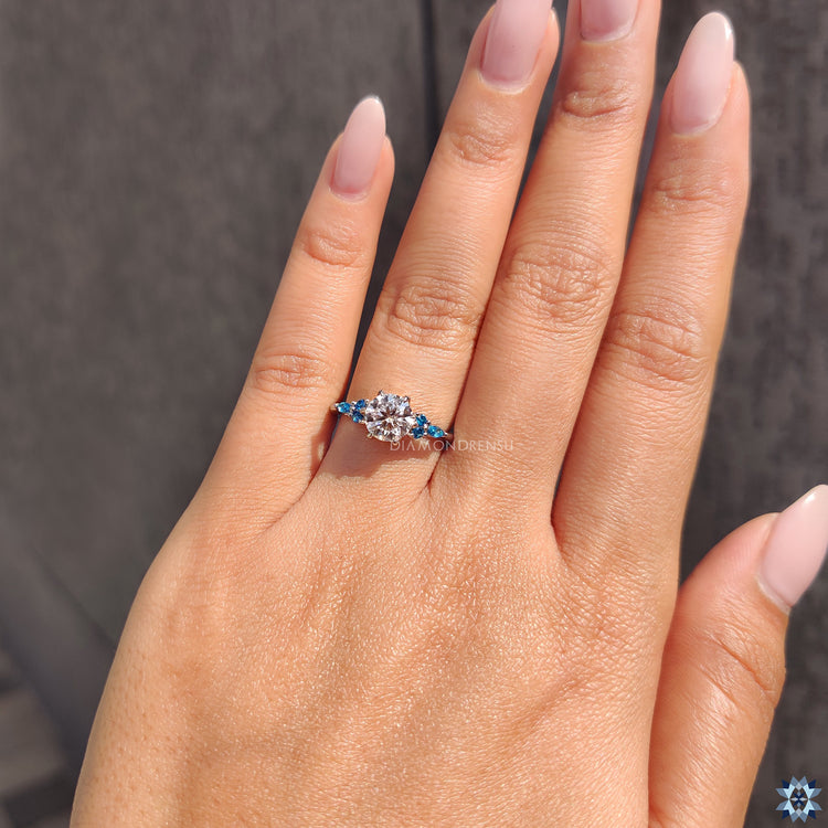 4 prong ring in muse setting ring style