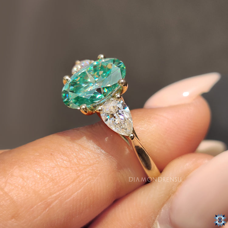 4 prong ring with oval cut ring