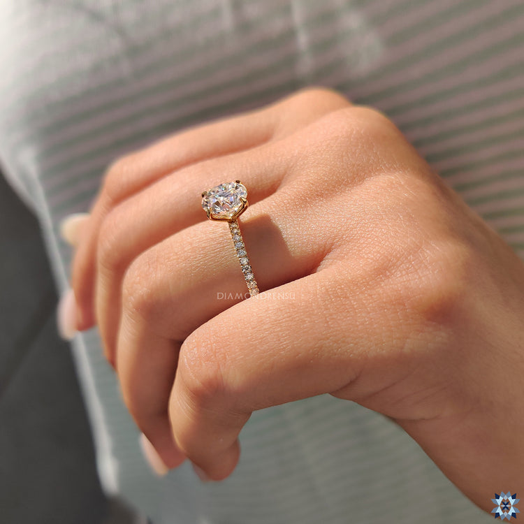 Custom engagement ring with moissanite ring