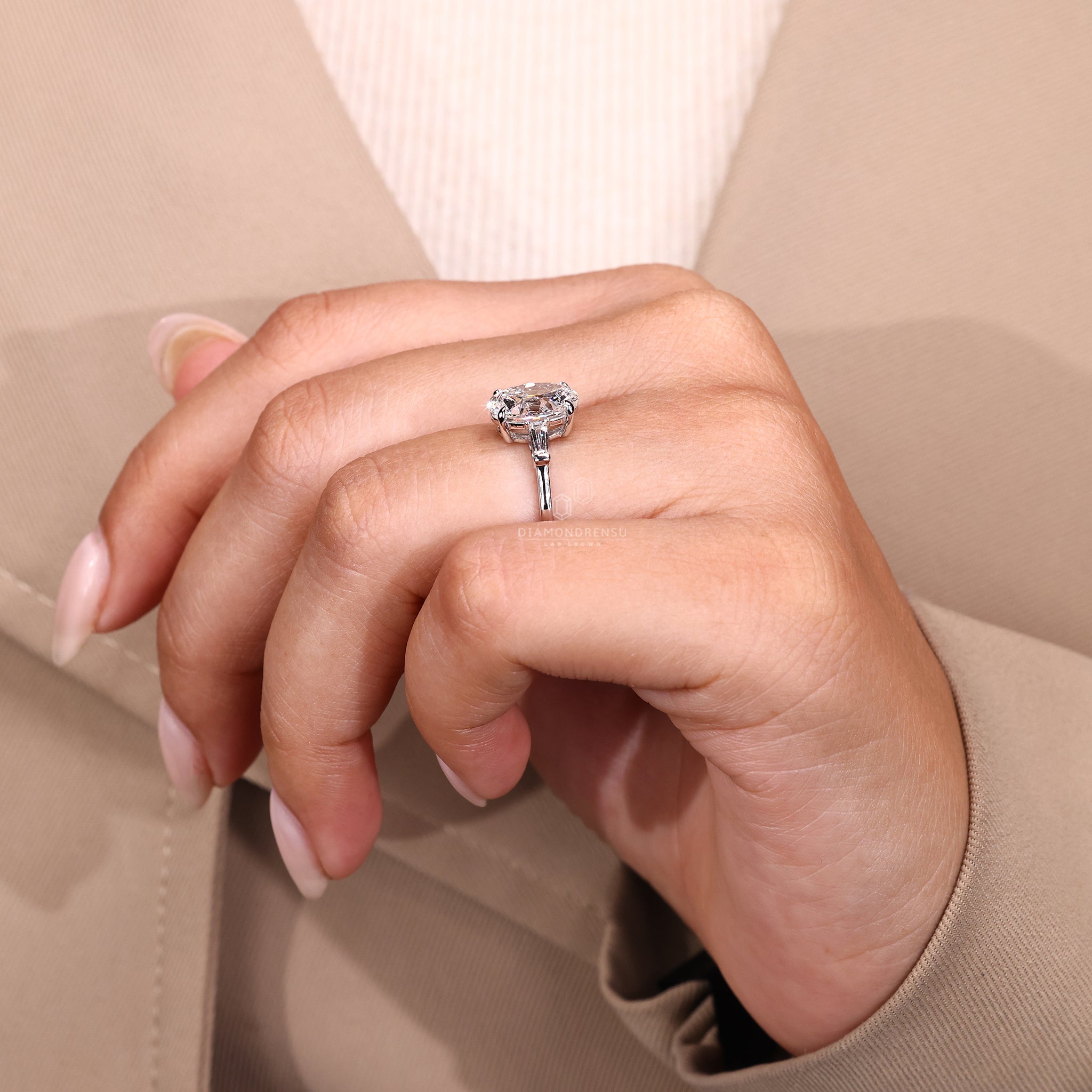 IGI certified vintage-style diamond engagement ring