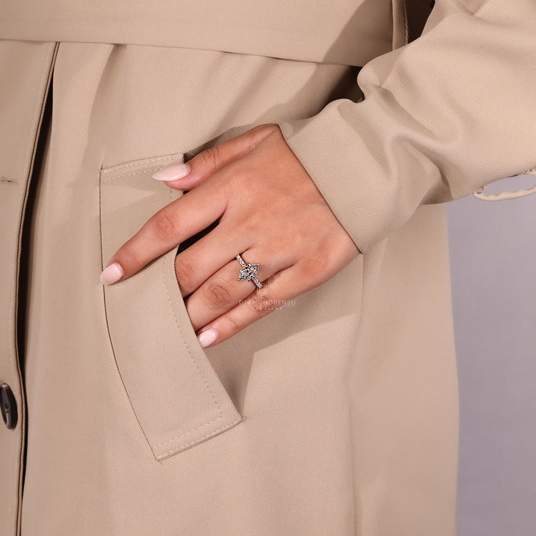 Elegant 6 claw prong diamond ring in gold