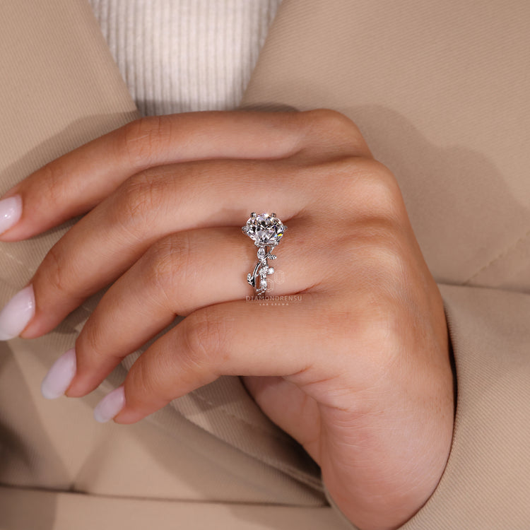 Diamondrensu engagement ring with vintage white gold and IGI certified diamond.