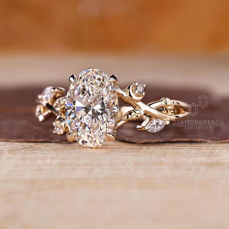 Diamondrensu UK nature-inspired oval diamond engagement ring