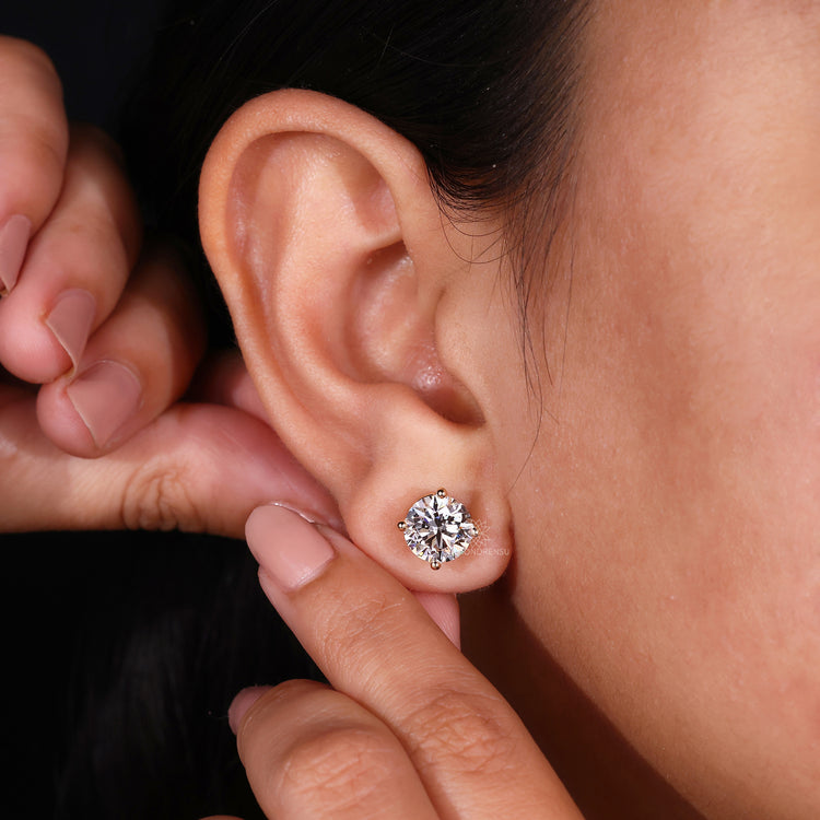 4 prong setting diamond earrings.