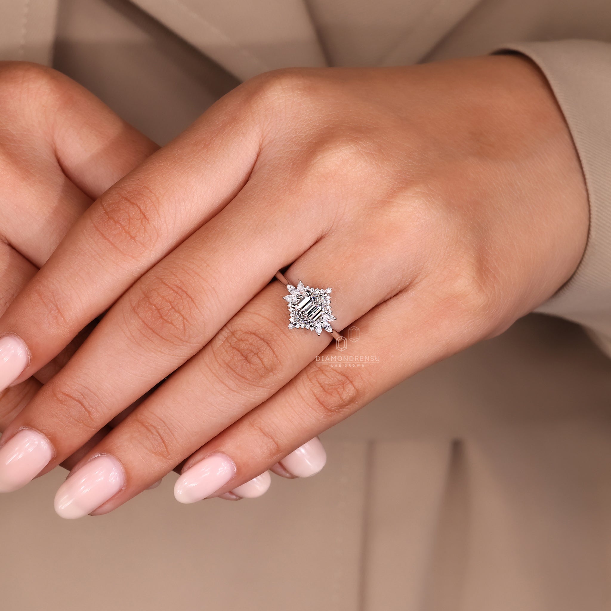 Diamondrensu UK white gold engagement ring