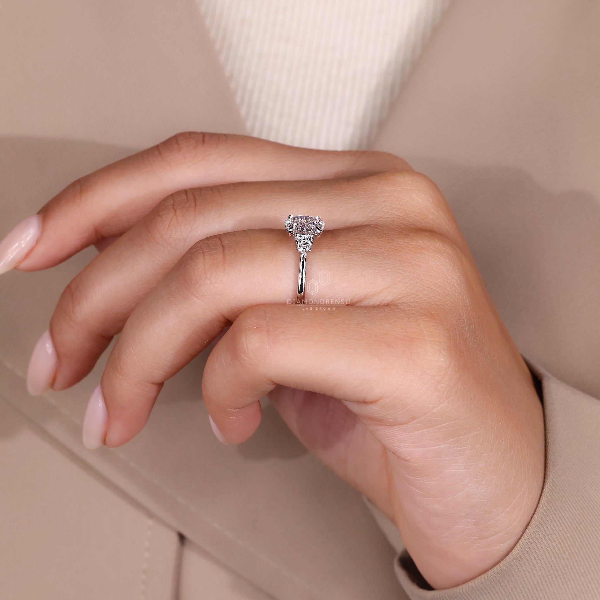 Handmade engagement ring from Diamondrensu UK