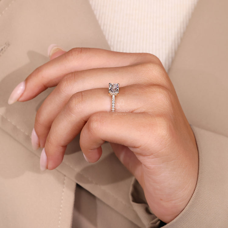 Cathedral setting diamond ring in gold