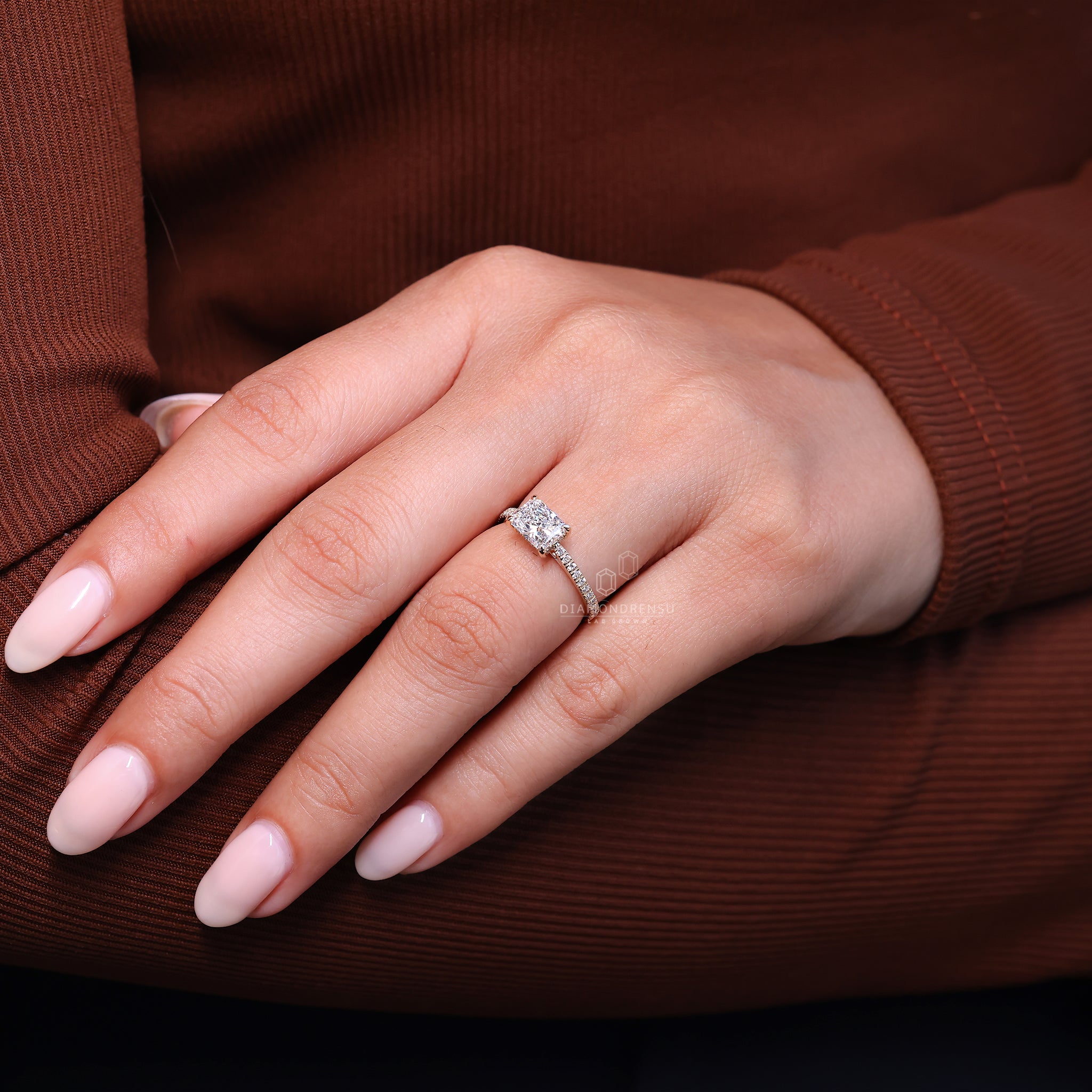 Lab grown diamond ring with IGI certification