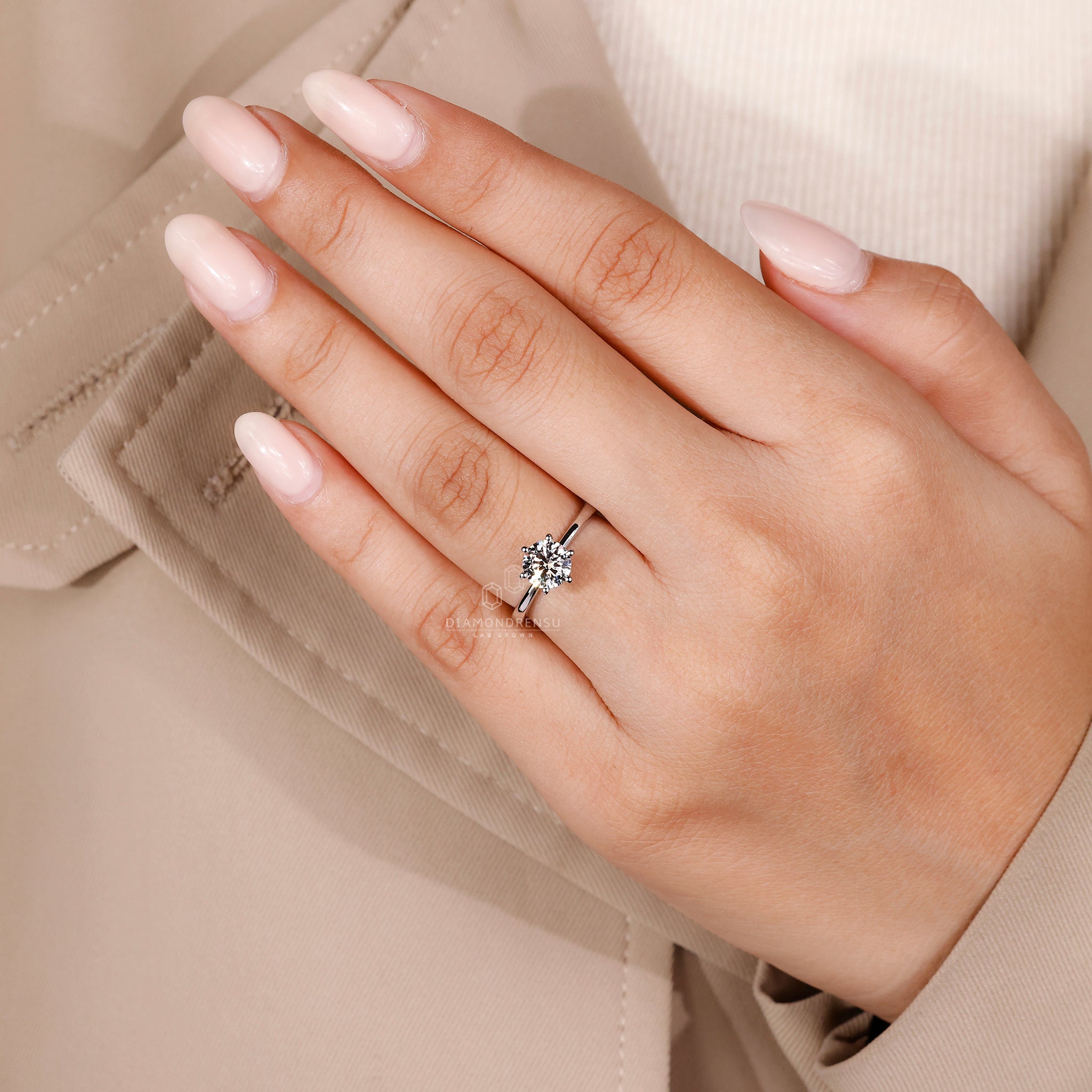 Minimalist round diamond ring with 6 round prongs