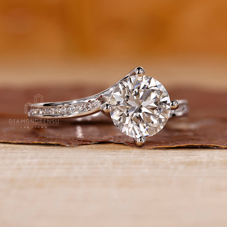 Lab grown diamond ring in white gold engagement ring.