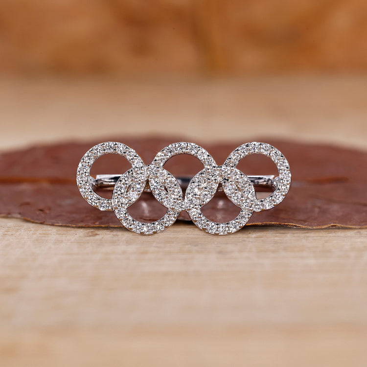 Round Diamond Engagement Ring crafted using white gold metal.