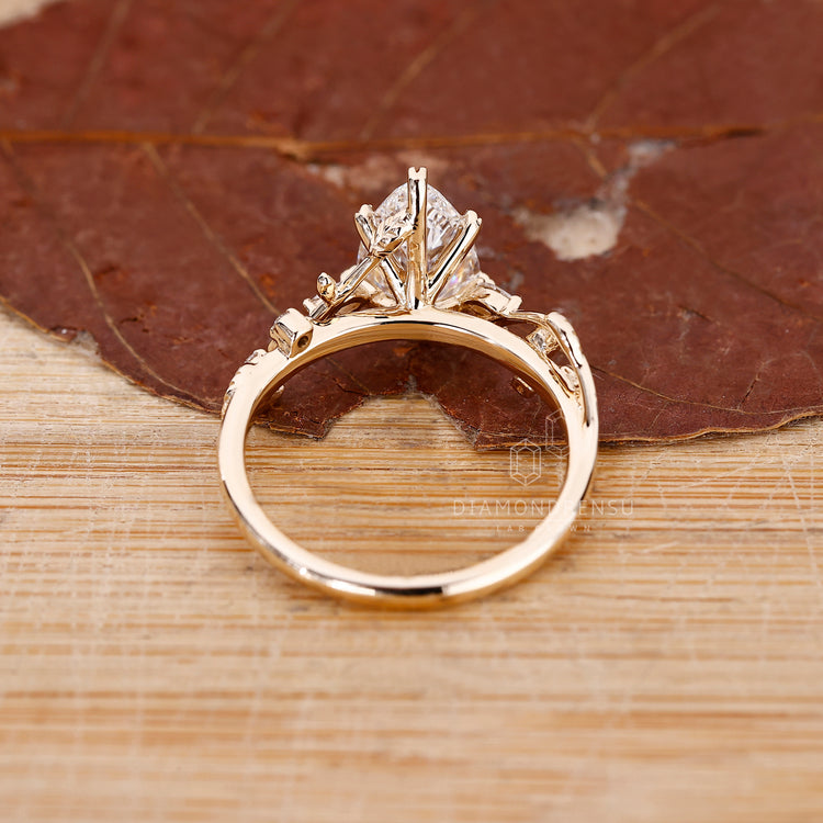 Leaf Prong Setting holds pear cut diamond securely.