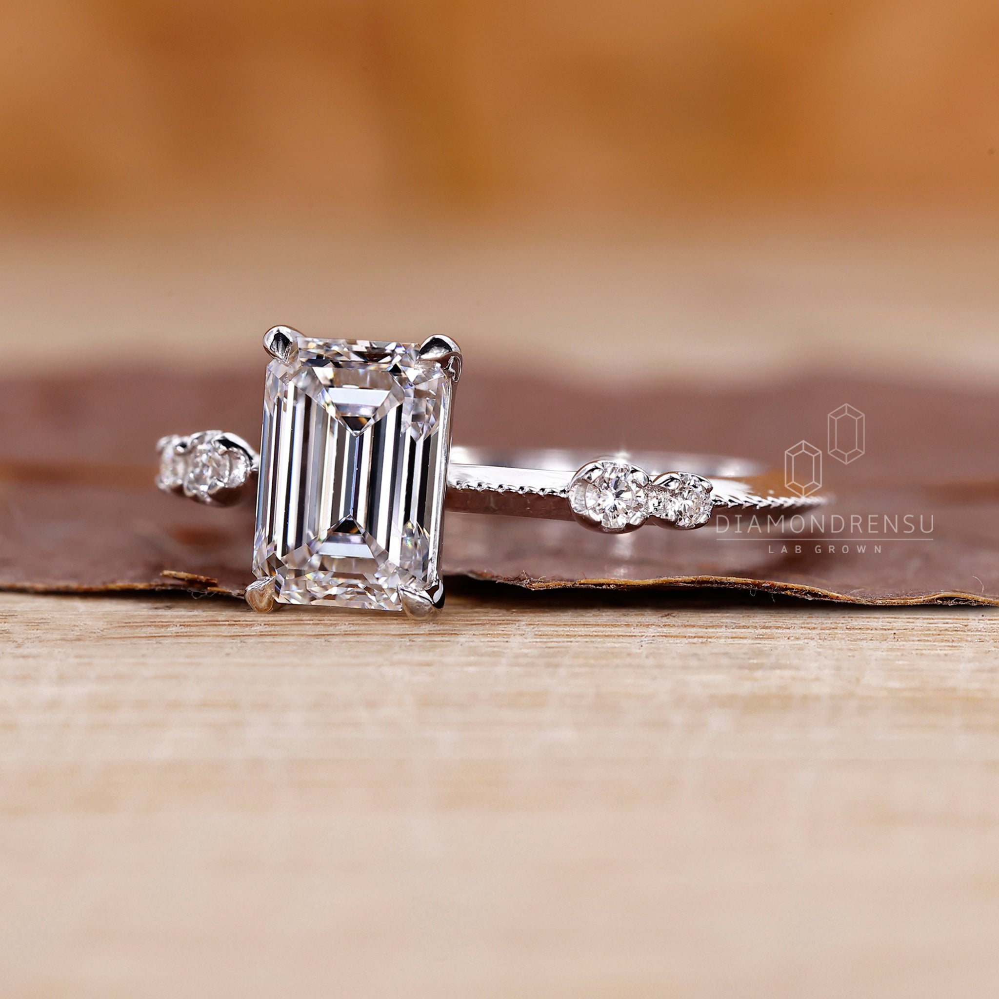 Prong setting used to support each diamond.