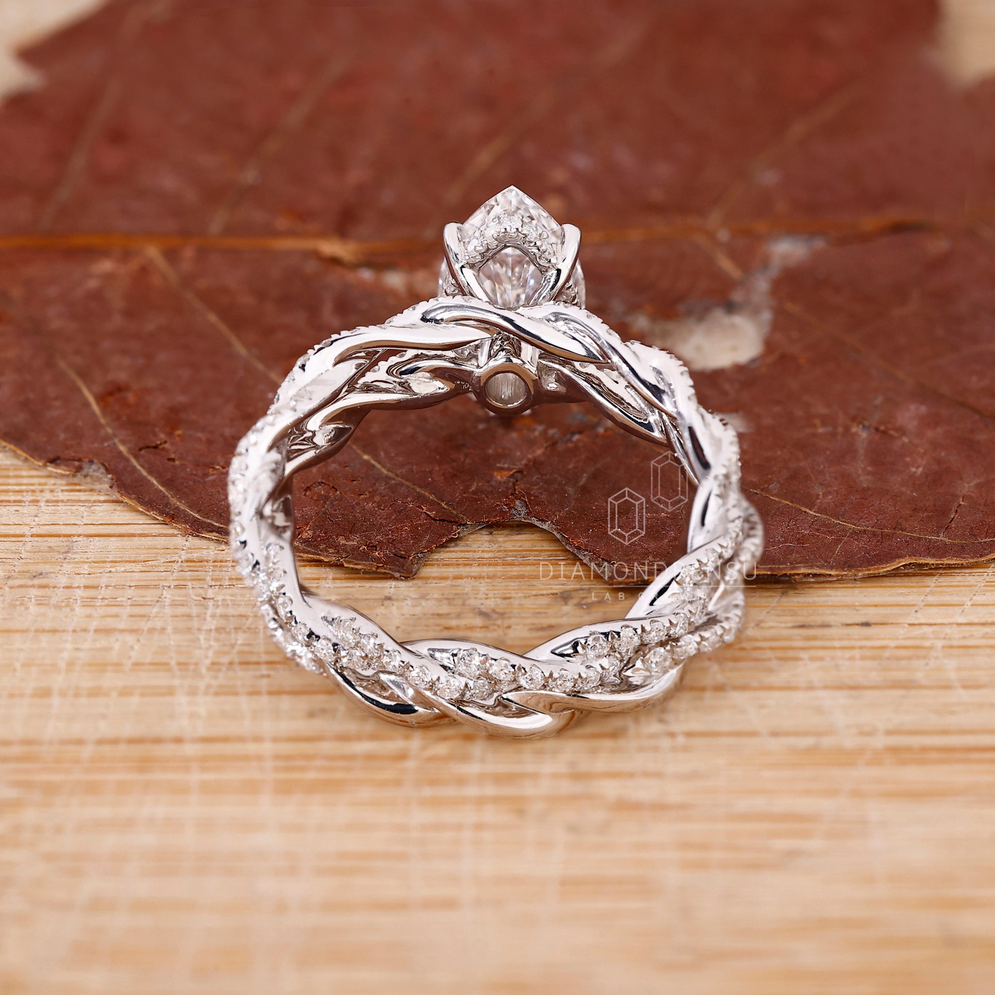 Buy bridal set crafted with IGI certified Lab Grown Diamond.