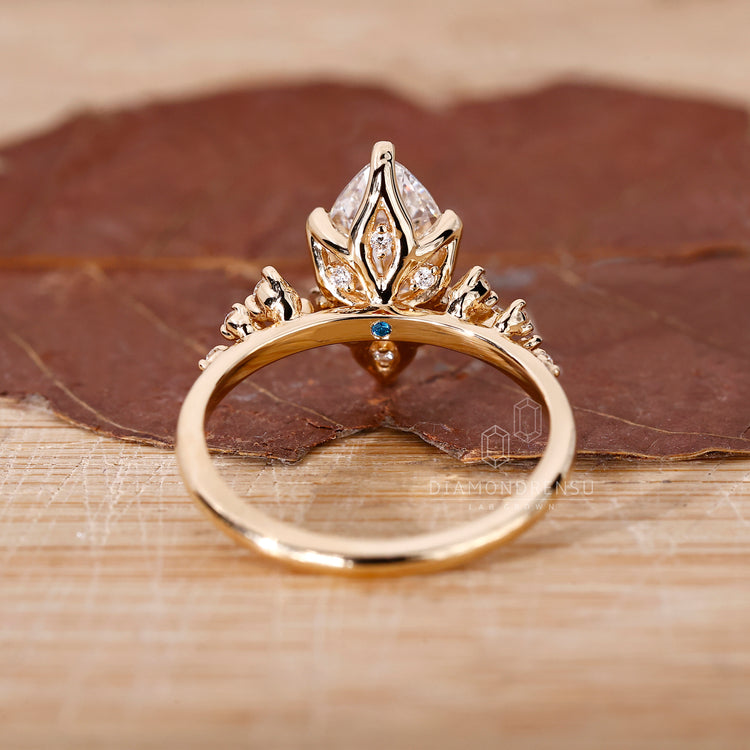 IGI certified diamond in 6 claw prong setting ring.