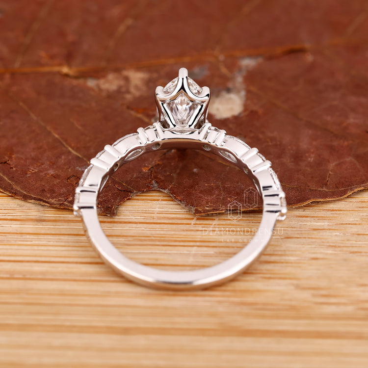 Buy engagement ring in white gold with 6 prong design.