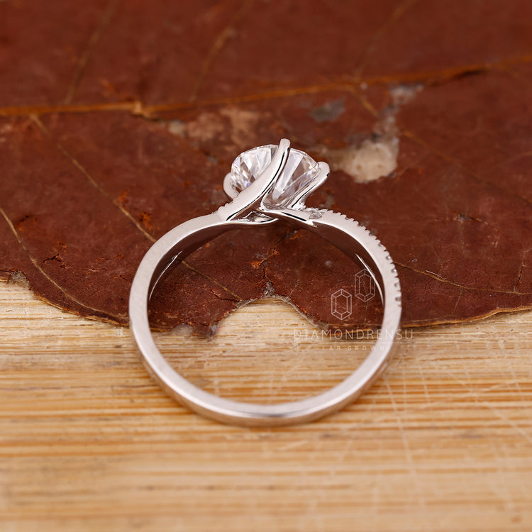 IGI certified diamond for assured quality.