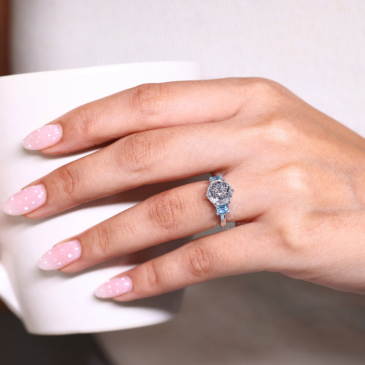 IGI certified Portuguese diamond ring with six claw prongs.