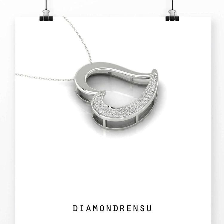 Stylish gold heart pendant by Diamondrensu UK.
