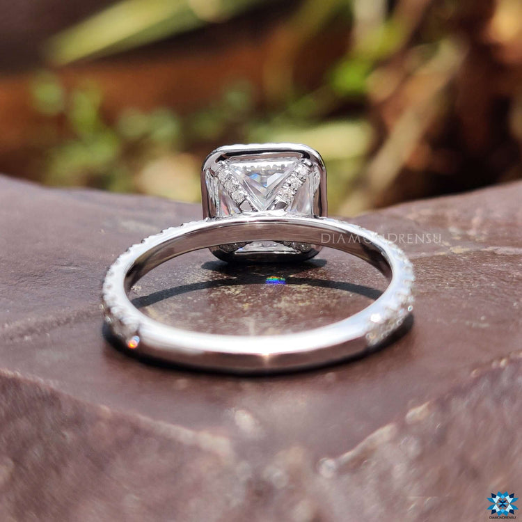 Prong setting engagement ring.