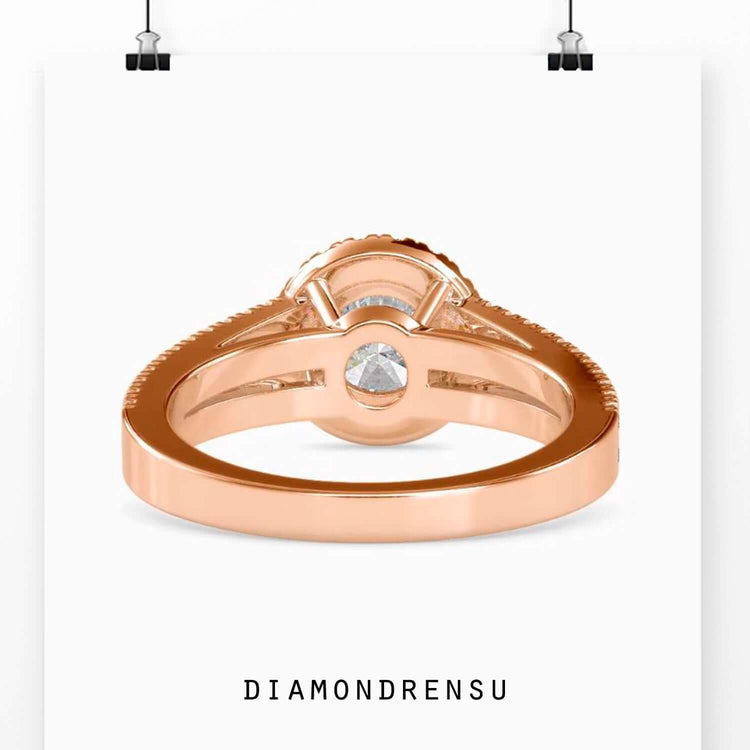 Diamondrensu UK engagement ring with lab grown diamond.