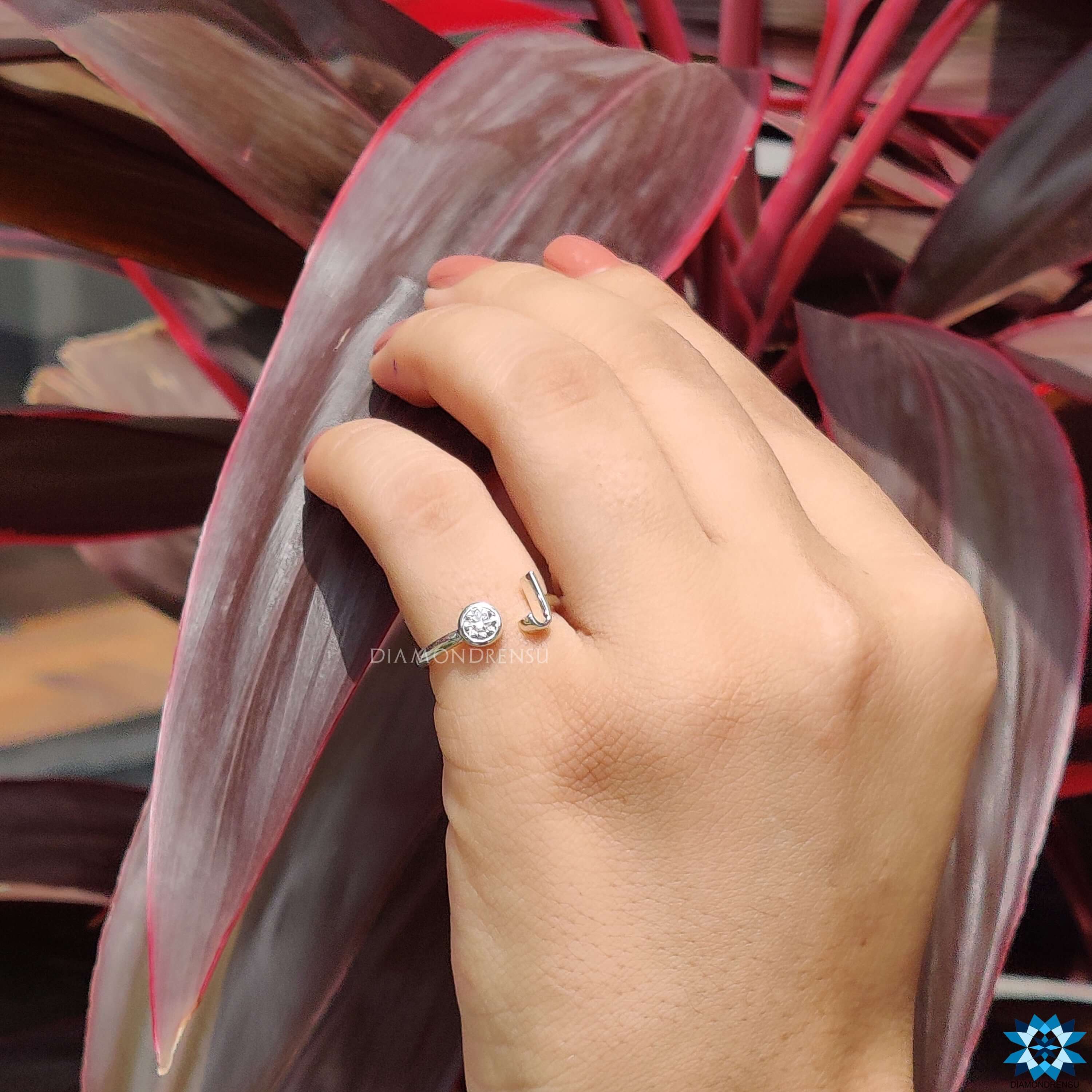 Alphabet ring personalized ring Initial Alphabet Letter Round Cut