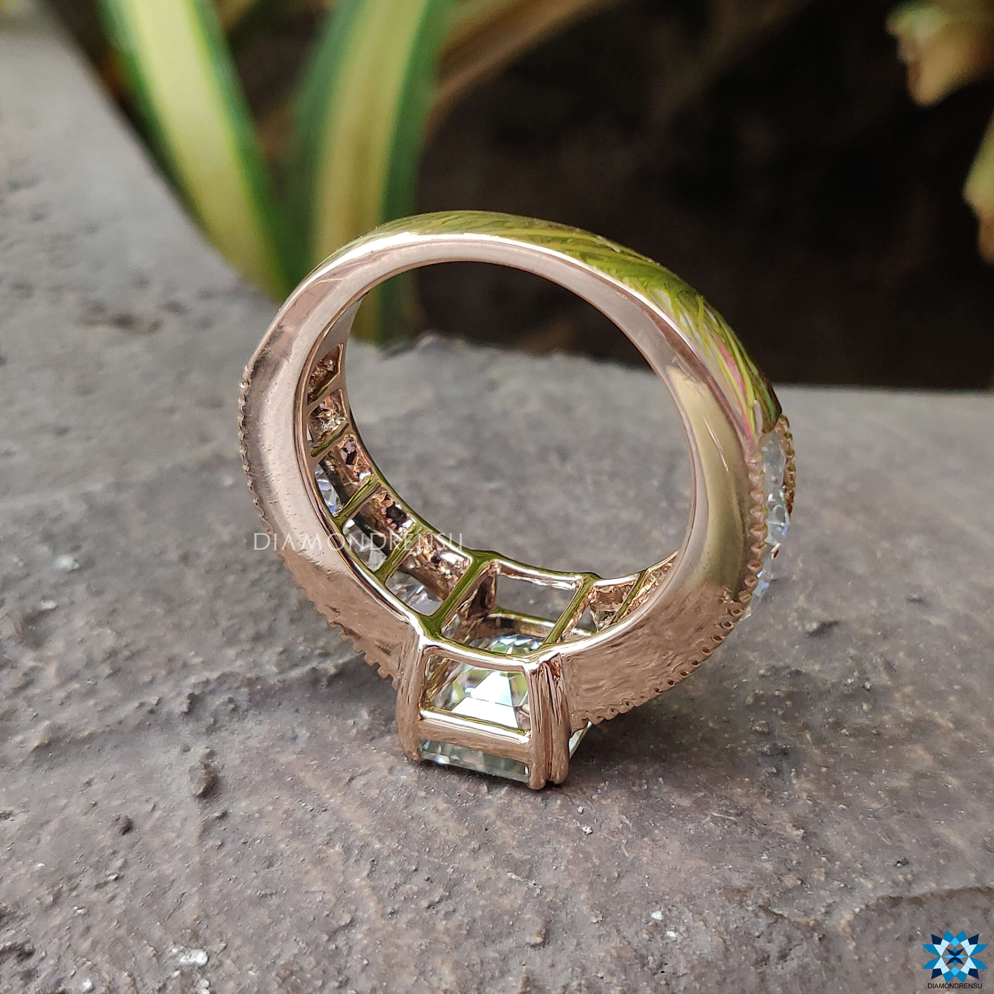Rose gold vintage style ring.