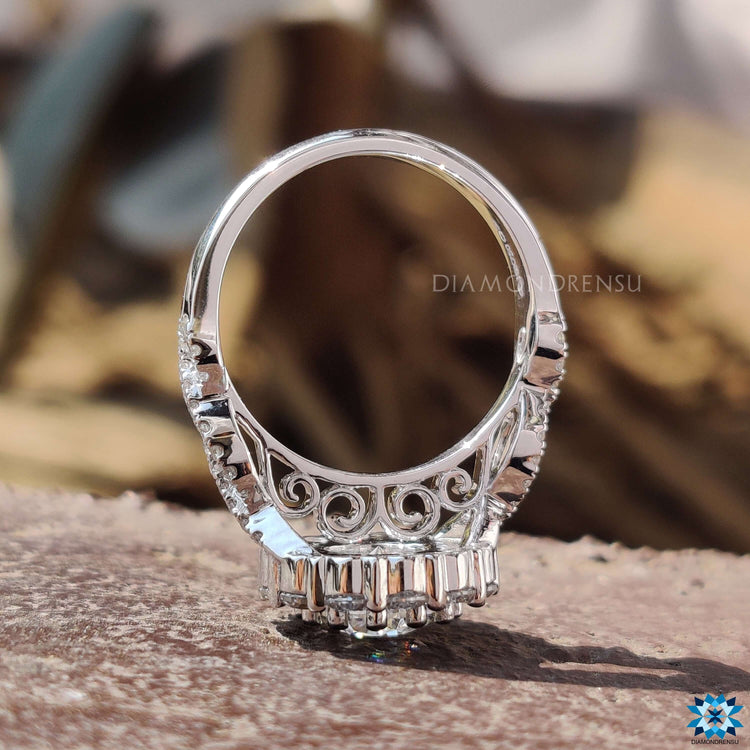 Round cut pave band in white gold.