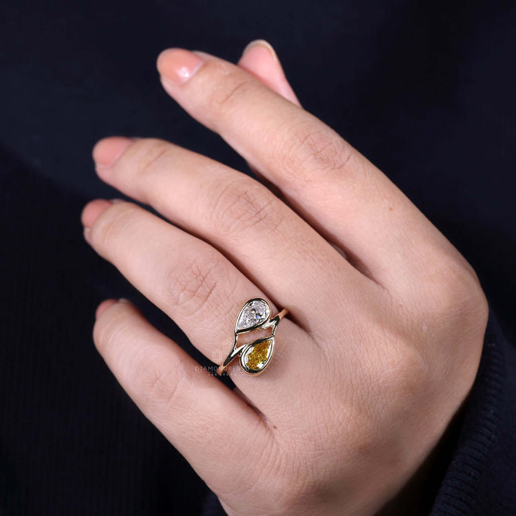 Dazzling pear diamond engagement ring for a perfect proposal.