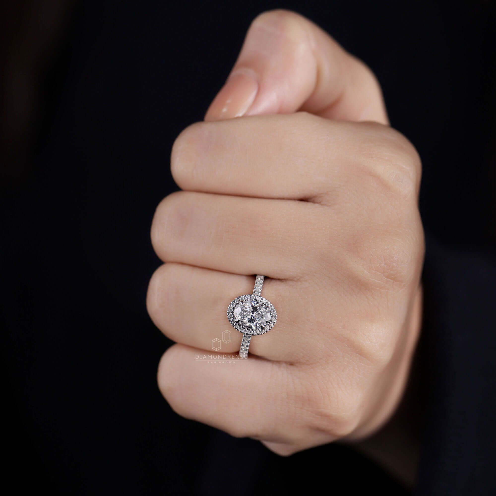 Lab grown diamond ring by Diamondrensu UK with igi certified stones.