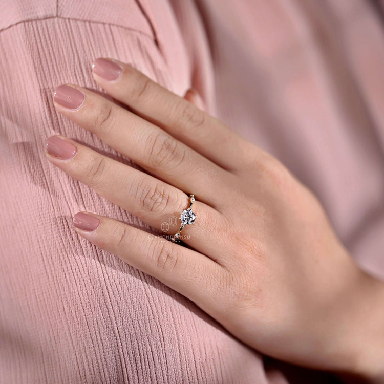 6 prong claw setting enhancing the diamond's brilliance.