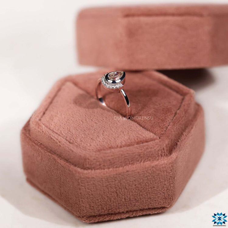 Milgrain ring design combined with a classic vintage engagement ring.