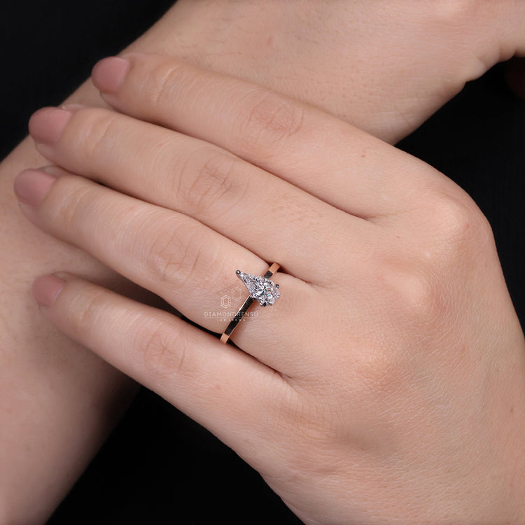 Handmade jewellery with a solitaire diamond ring crafted for brilliance