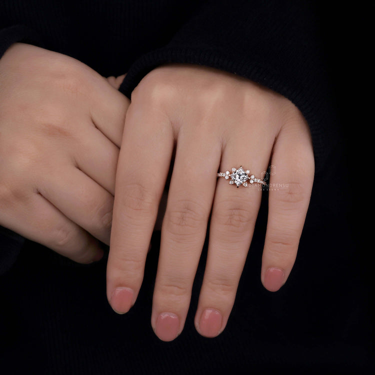 Antique ring design with a compass prong setting, perfect as a unique engagement ring for a timeless appeal.