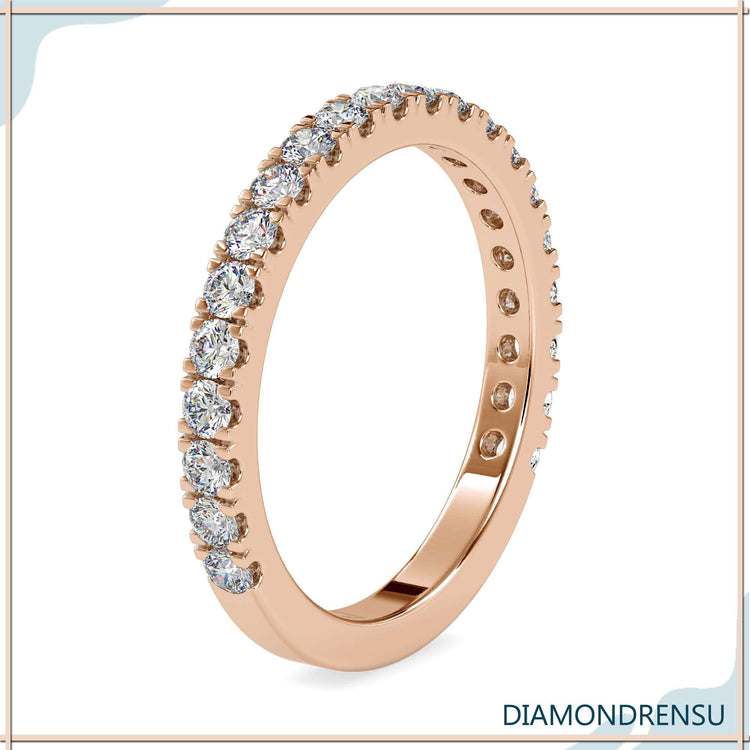 Buy handmade wedding band in white gold with round diamonds.