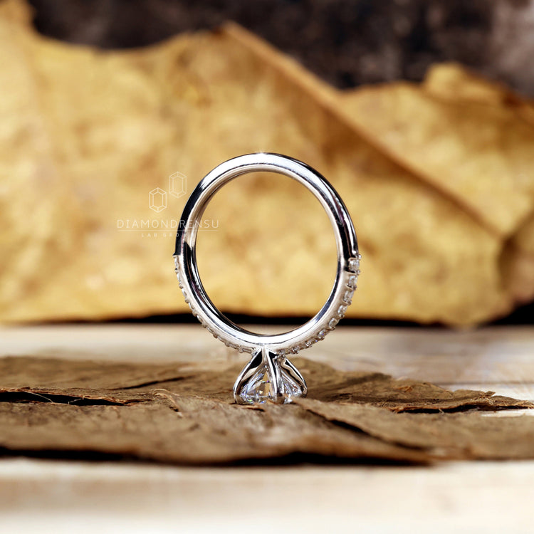 Handmade jewelry showcasing a diamondrensu UK ring.