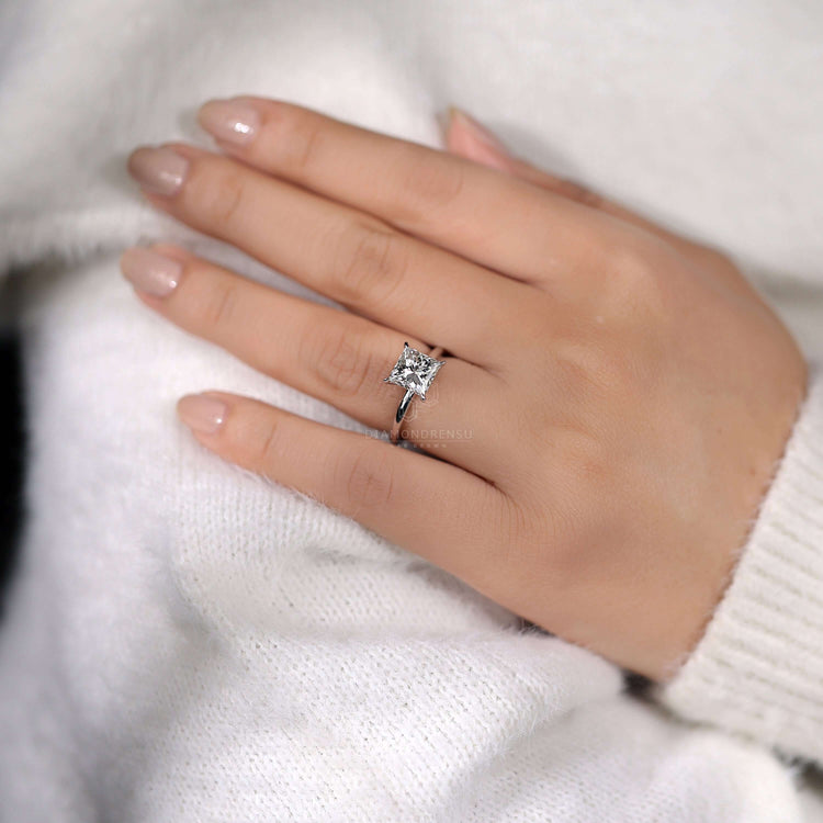 Solitaire engagement ring diamond design by Diamondrensu UK