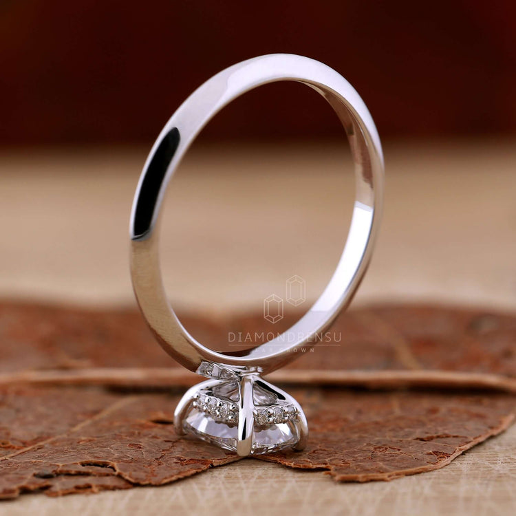 Engagement ring hidden halo design with Lab Grown Diamond and igi certified brilliance.