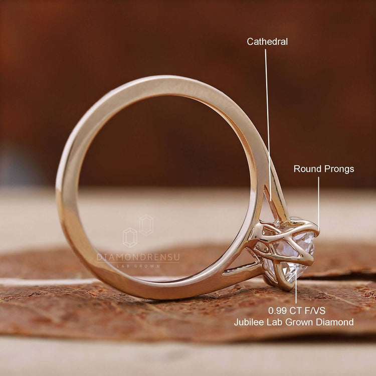 Engagement ring for women with a round ring diamond crafted in white gold