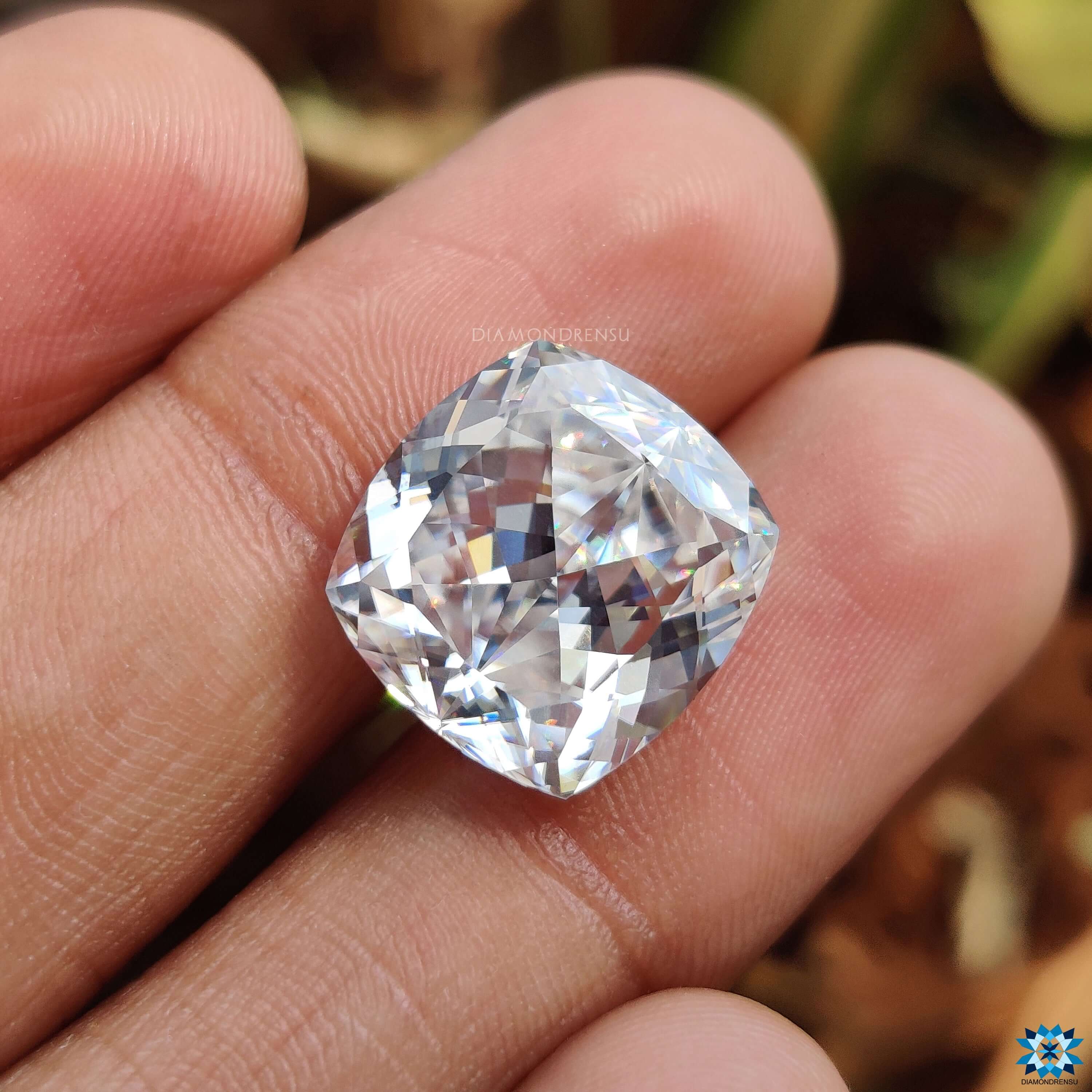 cushion divine moissanite