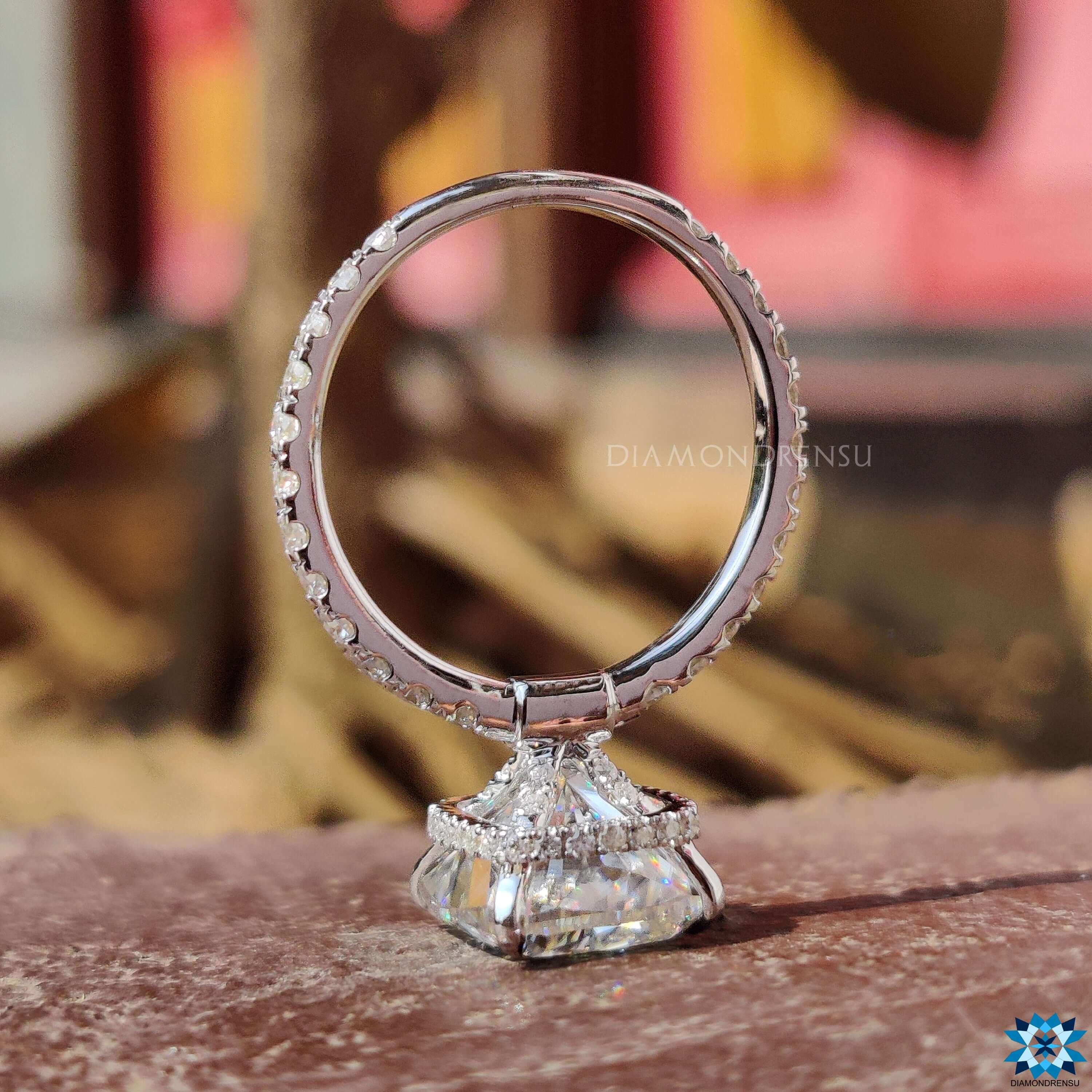 Timeless 4 Prong Claw Setting ensuring maximum brilliance and security.