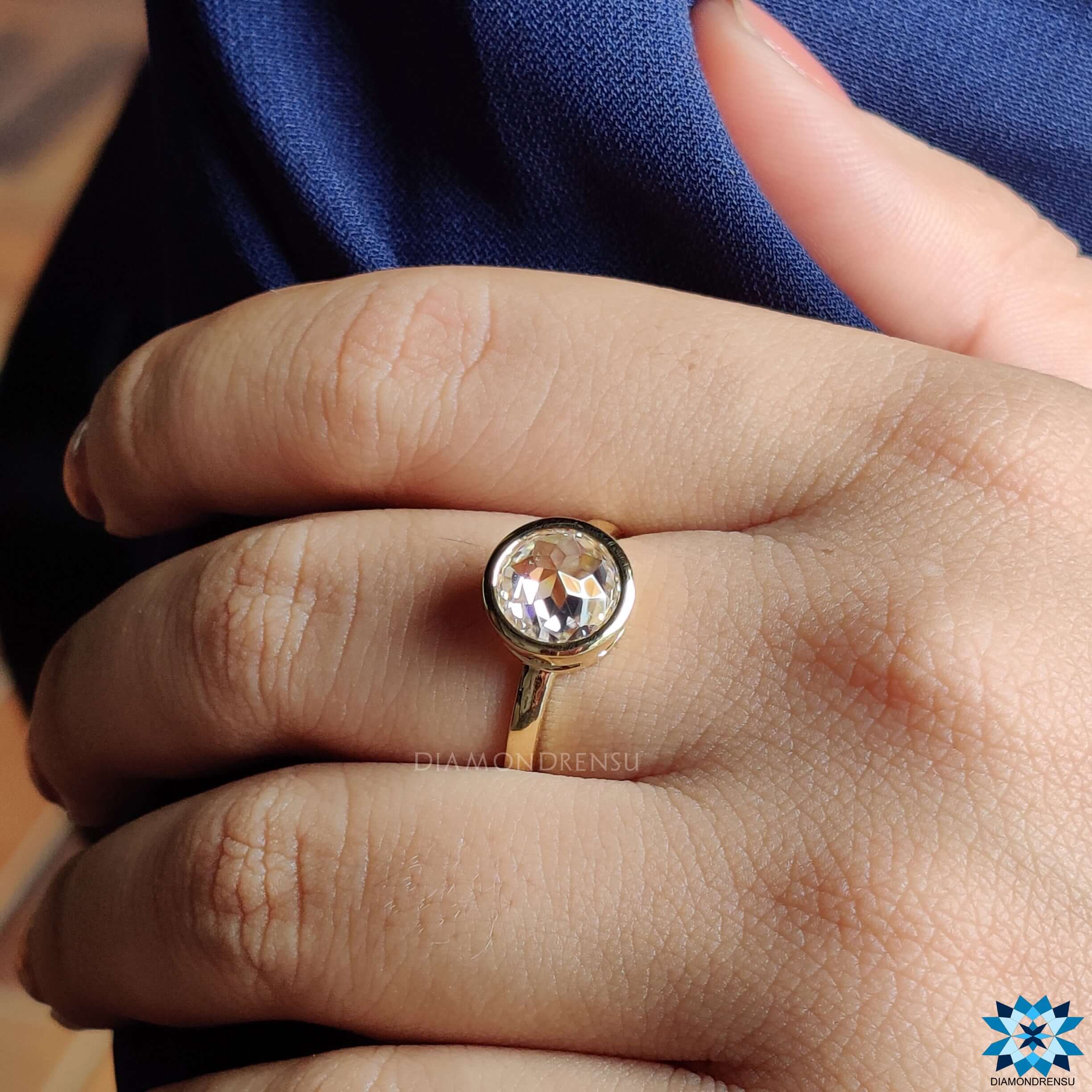 Exquisite moissanite for engagement ring with unmatched sparkle.