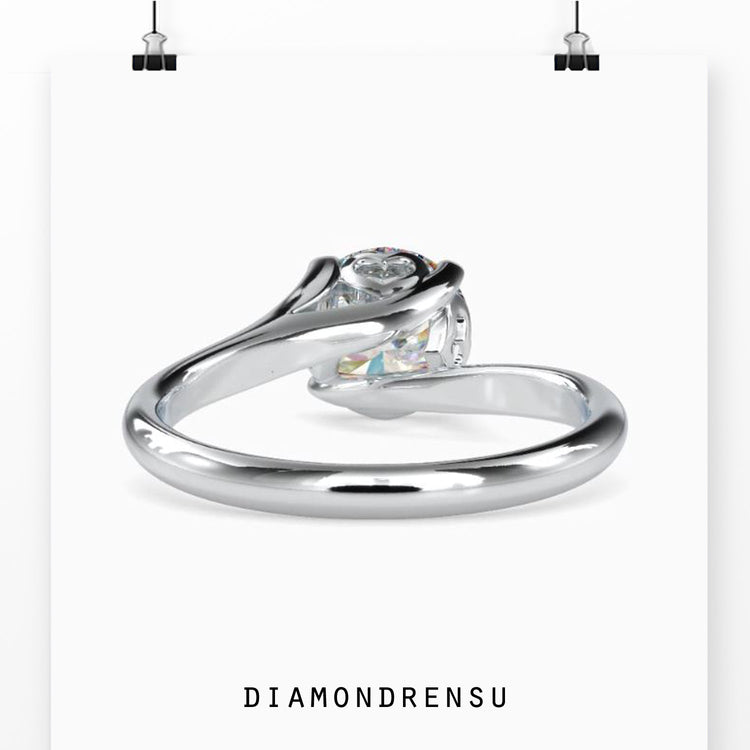 Solitaire setting ring with 4 prong design, UK crafted.