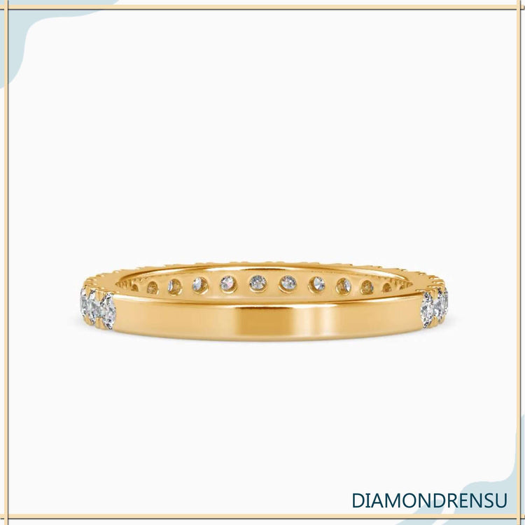 Lab grown diamond wedding band with gold finish in UK.