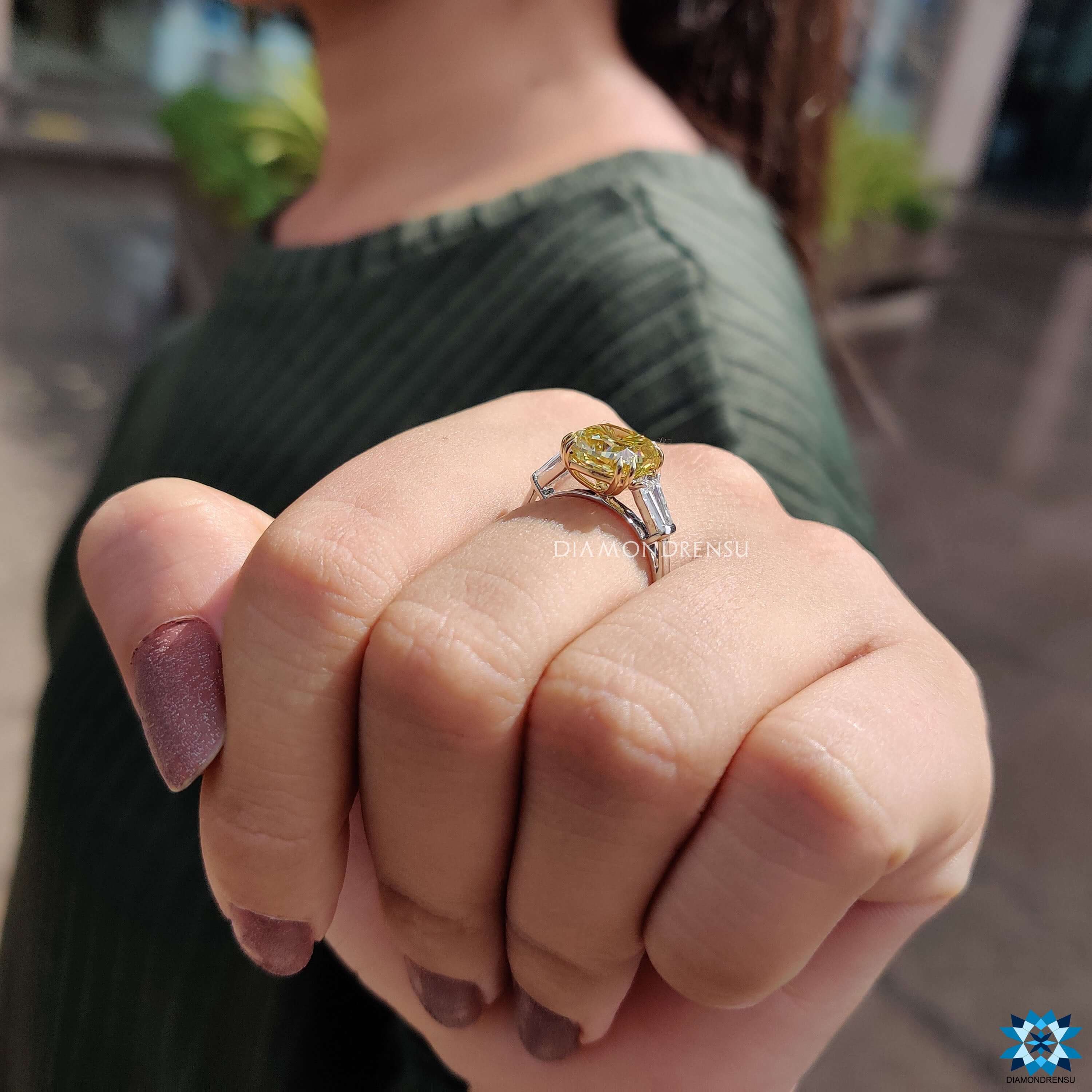 Diamondrensu UK cushion cut engagement ring.